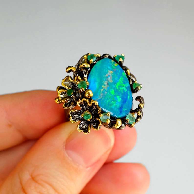 สีเขียว