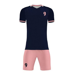 Uniforme de Fútbol de Verano 2025, el Más Vendido, Hecho a Medida, Nuevo Diseño de Pakistán, Logotipo Personalizado, Ligero, Transpirable, de Secado Rápido - Product Image 2