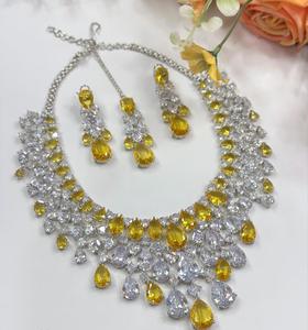Elegante diseño de aspecto de circón plateado de alta calidad, collar elegante, pendientes, conjunto Tikka, compromiso de boda tradicional para mujer - Product Image 2