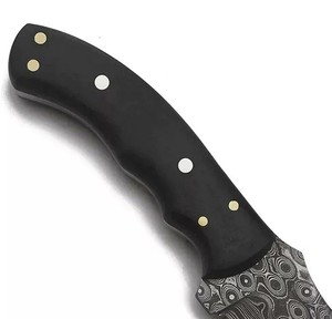 Cuchillo rastreador de acero de Damasco bellamente equipado con hoja de patrón de gota de lluvia OEM personalizable con mango de cuerno Pinos de latón - Product Image 3