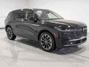 Venta Especial 2025: Vehículo con Volante a la Izquierda, Tracción en las Cuatro Ruedas (AWD), con Motor Turbo Estándar de 2.0L - Product Image 3