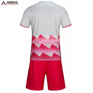 Ensemble de tenue de football pour hommes 2026 – Maillot et short légers et respirants pour l'entraînement, les matchs et les compétitions – Matière durable et confortable - Product Image 3