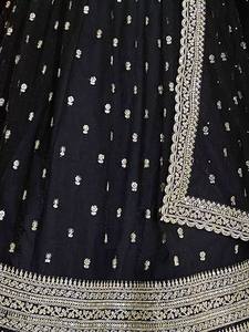Ropa DE BODA Faux Georgette con lentejuelas y bordado de espejo Lehenga Choli Fabricante de Surat a la tarifa más baja - Product Image 4
