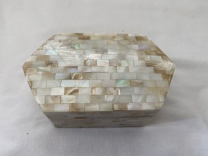 Vente en gros de boîte à bijoux en bois incrusté de nacre de qualité supérieure boîte de rangement artisanale haut de gamme pour cadeaux - Product Image 2