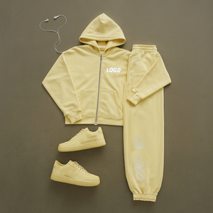 Conjunto Deportivo Personalizado con Sudadera con Capucha Holgada y Pantalones Deportivos Holgados para Hombre - Product Image 1