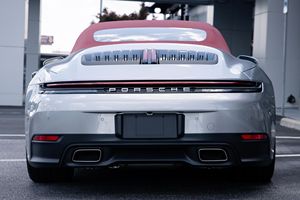 2025 911 Carrera Cabriolet 388-hp Flat-6, Paquete Sport Chrono, Interior Rojo Burdeos, Sin Modificar - Product Image 3