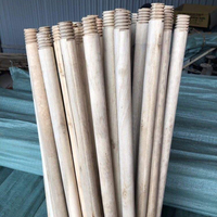Palos de mango de escoba de madera al mejor precio de fábrica, mangos de palo de fregona de madera para exportación desde Vietnam