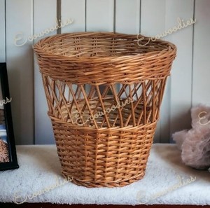 Cilindro de bambú hecho a mano, cesta de almacenamiento de escritorio, cubo de basura de ratán con diseño de cesta de flores para uso doméstico - Product Image 2