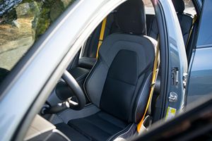 UTILISÉ LHD/RHD 2023 V O L V O V60 RECHARGE T8 POLESTAR ENGINEERED - Product Image 4