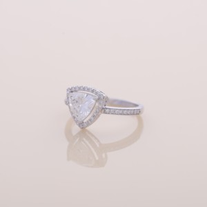 Bague de fiançailles en argent sterling 925 massif avec halo de diamants taille trillon de 1,1 ct cultivés en laboratoire - Product Image 4