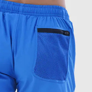 Vente en gros de shorts décontractés taille moyenne en polyester 100% avec poche arrière en maille personnalisée et design respirant à séchage rapide pour l'entraînement - Product Image 4