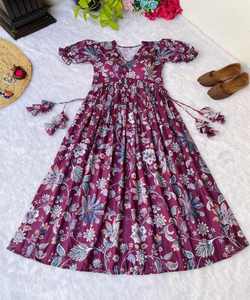 Fashion Fusion: estilo paquistaní Salwar Kameez-Fusión de estilos tradicionales y modernos, creando una moda étnica elegante y elegante - Product Image 6