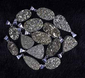 Vente de Noël solide 925 en argent Sterling pyrite naturelle Druzy pendentif en pierres précieuses en vrac pour les fournisseurs de bijoux de mode pour femmes - Product Image 3