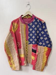 Veste matelassée Kantha vintage faite à la main pour femmes Banjara - Product Image 1