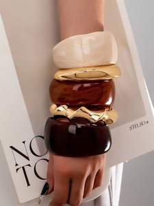 Brazaletes de Resina Pintados a Mano con Estilo Amoroso, Accesorios Únicos Personalizables, Rani Industries RI312, Forma Irregular, Regalo de Boda - Product Image 5