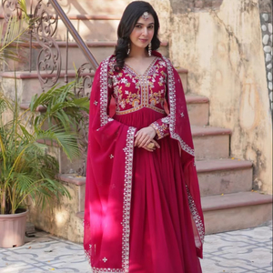 Vestido de seda para mujer de diseñador Premium indio con lentejuelas Zari bordadas-Traje de fiesta y boda para mujer de trabajo - Product Image 1