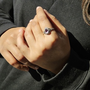 Pequeño y elegante anillo de plata de filigrana con piedras preciosas de amatista para fiesta de boda y accesorio de aniversario - Product Image 4