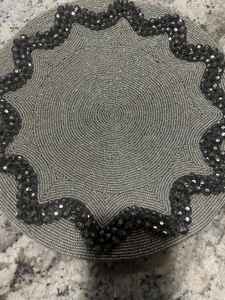 Napperons perlés irisés un de cuivre ou de noir - Product Image 2