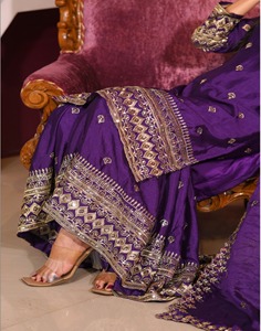 Traje clásico bordado Chinon Sharara con trabajo bordado de secuencia Chinon Stich completo con elástico - Product Image 4