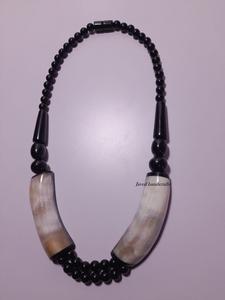 Colliers faits à la main américains élégants pour femmes et filles Chaînes de perles en corne naturelle de haute qualité Vente chaude pour une utilisation quotidienne de fête - Product Image 4