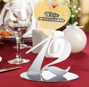 Solution d'affichage élégante de numéros de signe de miroir acrylique chic pour des événements, des mariages, et des fonctions d'entreprise - Product Image 3