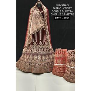 Lehenga Choli Dupatta de Terciopelo de Excelente Calidad, Hermoso y Bordado con Trabajo Elaborado, Largo hasta el Suelo, para Fiestas, Venta al por Mayor para Mujeres - Product Image 3
