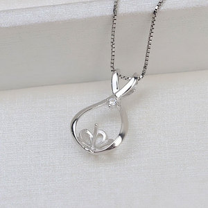 Pendentif solitaire en opale éthiopienne plaqué or en argent sterling 925, serti clos, bijoux romantiques faits à la main pour collier - Product Image 4