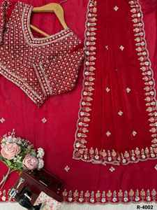 Sari de Diseño Étnico Indio en Seda Fendy con Bordado de Hilos y Lentejuelas para Bodas y Festivales - Product Image 3