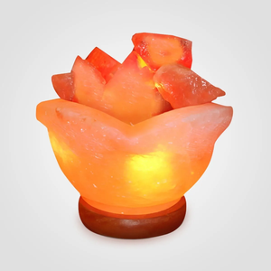 Cuenco de Sal del Himalaya Hecho a Mano con Forma de Flor con Trozos de Sal Natural para un Ambiente de Spa y Bienestar |   Productos a Medida - Product Image 1