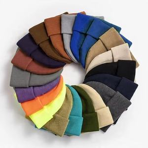 Fabricante de gorros personalizados Unisex Jaquards estilo gráfico gorro de diseño personalizado gorro de Jacquard con letras a la moda gorros de punto - Product Image 2