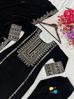 Nouveau Designer de haute qualité Designer Chinon Soie Broderie Séquence Kurti Set By Sterling Creation