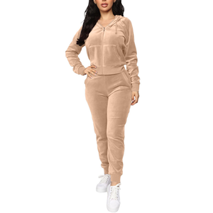 Stylish Ladies <b>Plus</b> <b>Size</b> <b>Velour</b> <b>Tracksuit</b> Elegant Full Sleeve Zipper Hoodie With Pockets Matching Pants Perfect For Travel - Product Image 3