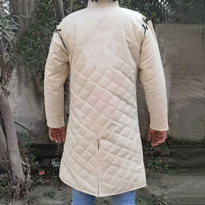 Manteau Gambeson Médiéval en Coton Épais Rembourré Unisexe Gilet d'Aketon d'Armure Historique Artisanal pour les Reconstitutions SCA d'Hiver - Product Image 3