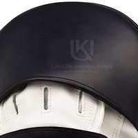 Équipement de boxe : Cibles de frappe de sécurité en cuir microfibre de haute qualité, confortables et protectrices, vente en gros, personnalisables UNCROWNED
