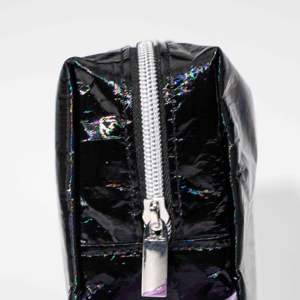 Bolsa de almacenamiento de cosméticos de moda de fábrica BSCI, cremallera, logotipo personalizado, características impermeables, tela Tyvek de papel de neopreno de nailon de seda - Product Image 4