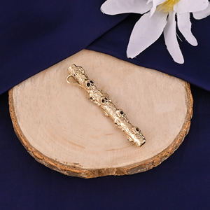 Colgante Mezuzá de Latón Chapado en Oro Estilo HipHop LUXVORY, Unisex, Tamaño 60x10MM - Product Image 1