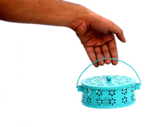 Plateau de bobine de moustique le plus vendu Boîte de bobine de moustique en fer ignifuge Porte-bobine de moustique Tueur de parasites de jardin à la maison. - Product Image 5