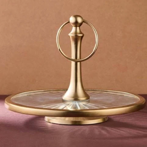 Soporte para pasteles de acero pulido de tres niveles con base de metal en lotes al por mayor adecuados para exhibir pasteles, tartas pasteles elegantes - Product Image 2