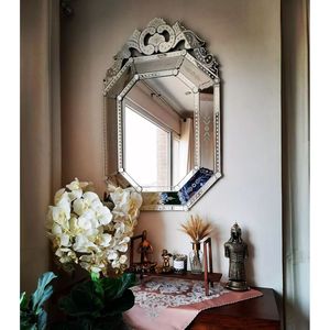 Espejo Veneciano Biselado Hecho a Mano por Maison Verona, Decoración de Pared de Vidrio de Estilo Europeo Antiguo para Sala de Estar y Hoteles - Product Image 1