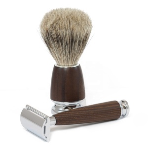 Maquinilla de Afeitar de Seguridad Kaamir Instruments KI-SR-38 con Mango de Acero Inoxidable, Cuchilla Única de Acero Inoxidable, Agarre Antideslizante para Cuerpo y Zona del Bikini - Product Image 1