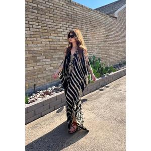 Robe longue caftan élégante pour femmes avec tissu en mousseline à manches longues et motif floral élégant pour les mariages et les fêtes - Product Image 4