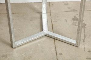 Table de meuble unique avec dessus en marbre décorative pour meubles de maison, d'hôtel et de restaurant Tables de forme ronde en métal fini argenté - Product Image 6