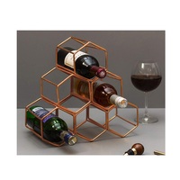 Casier à vin décoratif de forme ronde pour salle de dessin Excellent design Couleur blanche Support mural pour bouteille de champagne et verre à vin