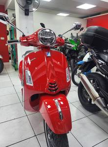 Ventes authentiques 2024 VESPAs GTS300 (Super) Nouveaux scooters - Product Image 2