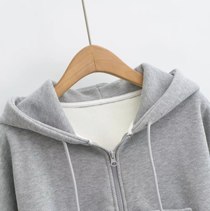 Sudadera Corta Informal para Mujer, Abrigada, Ecológica, Resistente al Viento, con Logotipo Frontal, Mangas Largas, Cierre Completo, Poliéster y Algodón - Product Image 5