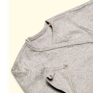 Vêtements adaptatifs pour enfants handicapés, récupération post-chirurgicale, robe de patient à manches longues, accès par boutons pression sur les côtés, jersey de chimiothérapie 100% - Product Image 2