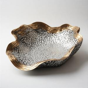 GraceGold Premium Bowl Regal Imperial Goldleaf Grabado Cuenco artesanal para comedor lujoso y presentación culinaria opulenta - Product Image 6