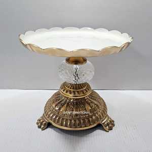 Présentoir à gâteaux polyvalent Offre Spéciale avec couvercle pour les tables de mariage et de dessert d'anniversaire disponible en vrac - Product Image 1