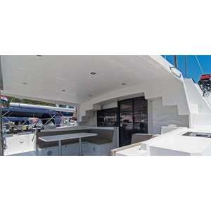 Katamarán Bali 4.5 Cabin Cruisers Modelo 2018, Dimensiones 13.60x7.42m, Motor 2x50HP - Product Image 1