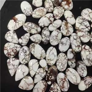 Perles de verre rondes multicolores de haute qualité pour la fabrication de colliers dans un emballage en boîte - Product Image 4